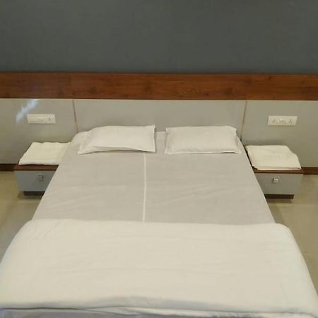 Himani Heritage Resorts, Formerly Camp Nishani Holidays マディケーリ エクステリア 写真