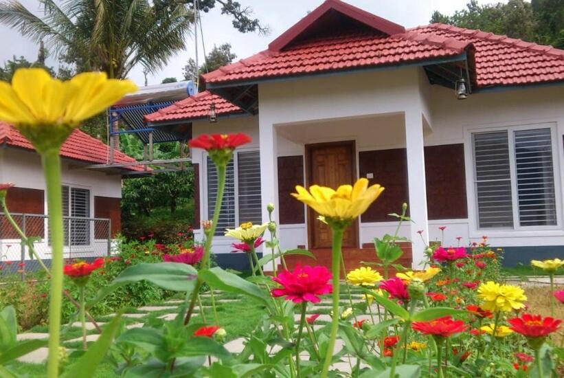 Himani Heritage Resorts, Formerly Camp Nishani Holidays マディケーリ エクステリア 写真
