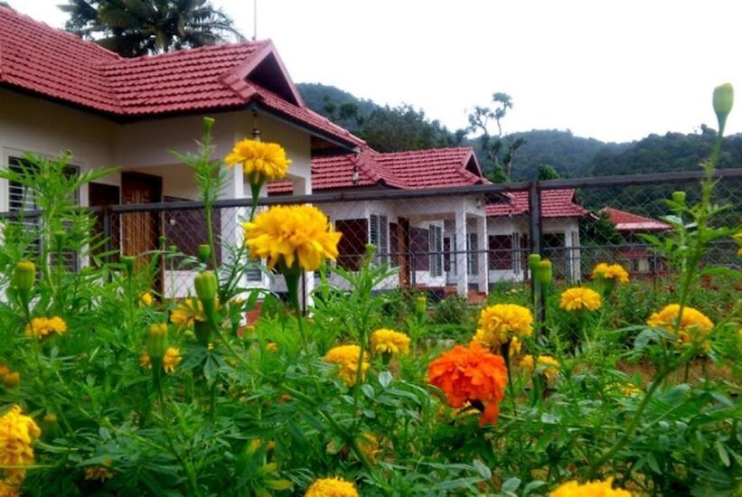 Himani Heritage Resorts, Formerly Camp Nishani Holidays マディケーリ エクステリア 写真
